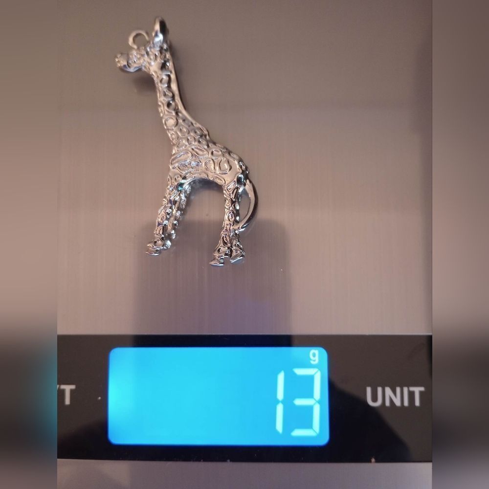 Solid silver giraffe 13 gram necklace pendant‎ charm